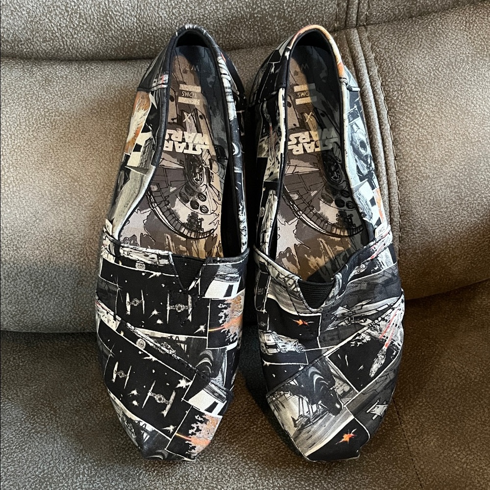 Star Wars Death Star TOMS Slip On Shoes - Picture 2 of 9